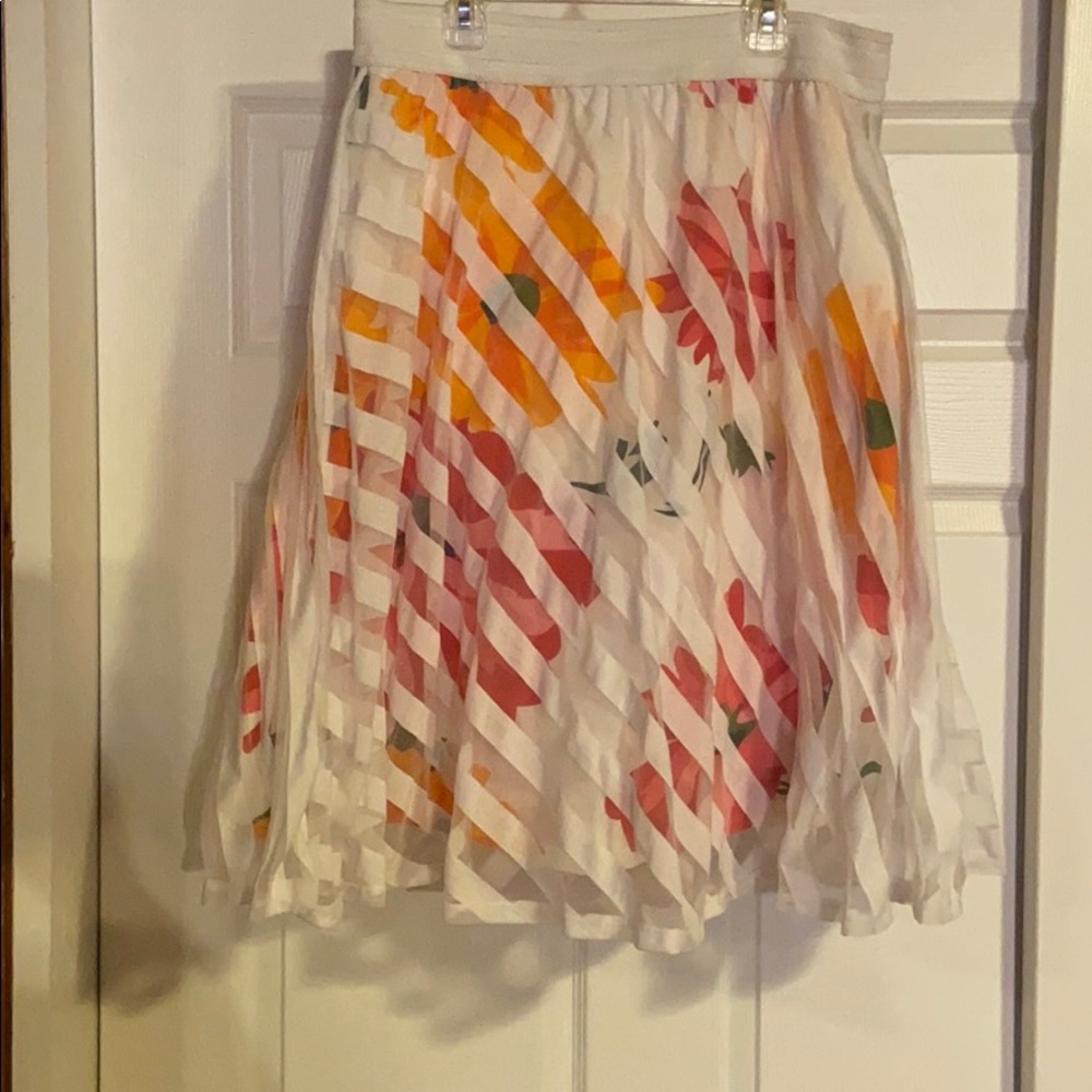 Women’s L White lace Multi Colored Skirt